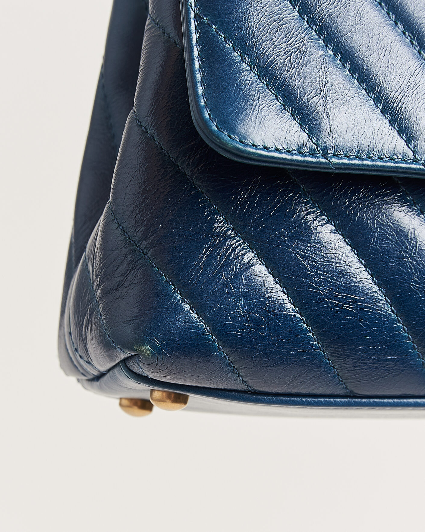 Homme | Pre-Owned & Vintage Bags | Chanel Pre-Owned | Coco Handle Chevron Bag Blue