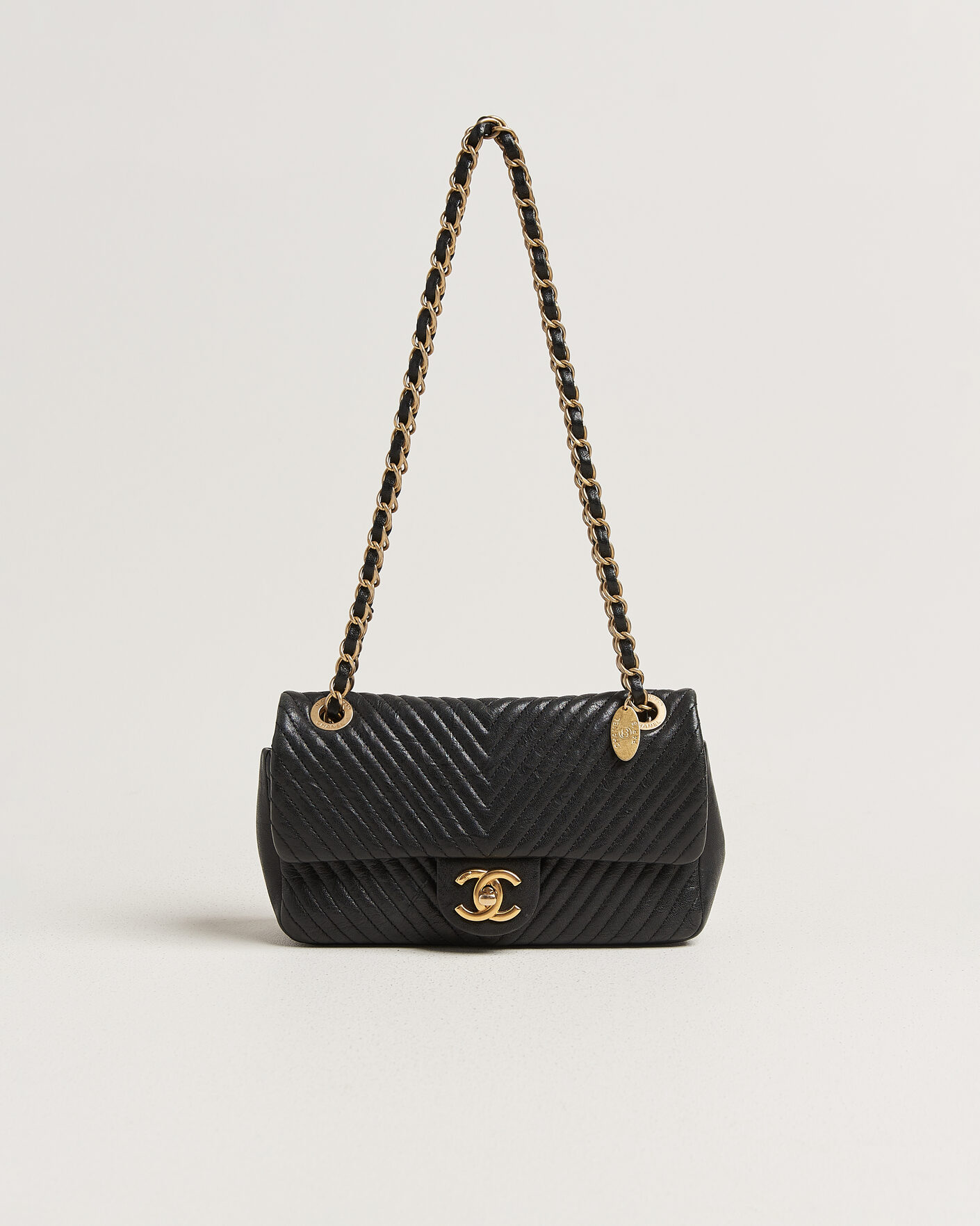 Homme | Pre-Owned & Vintage Bags | Chanel Pre-Owned | Chevron Small Flap Bag Black
