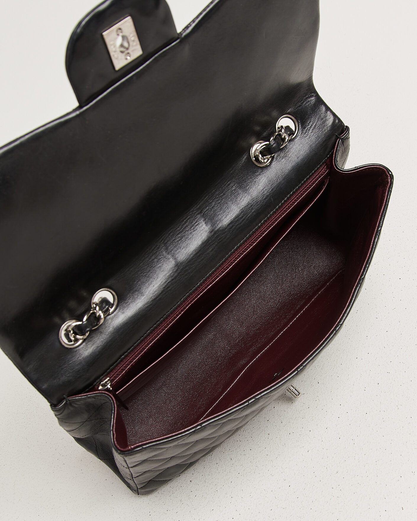 Homme | Chanel Pre-Owned Classic Jumbo Single Flap Bag Lambskin Black | Chanel Pre-Owned | Classic Jumbo Single Flap Bag Lambskin Black
