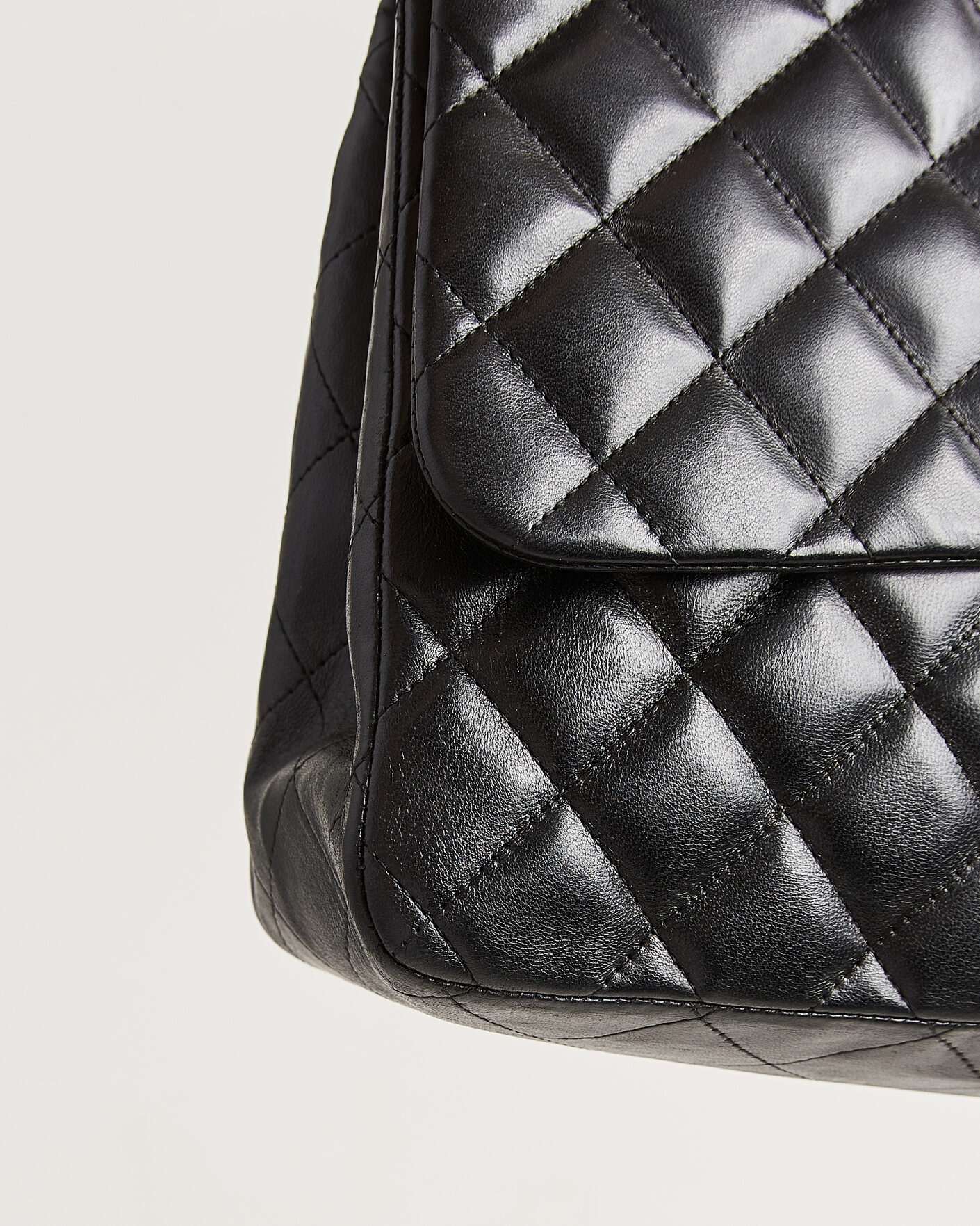 Homme | Chanel Pre-Owned Classic Jumbo Single Flap Bag Lambskin Black | Chanel Pre-Owned | Classic Jumbo Single Flap Bag Lambskin Black