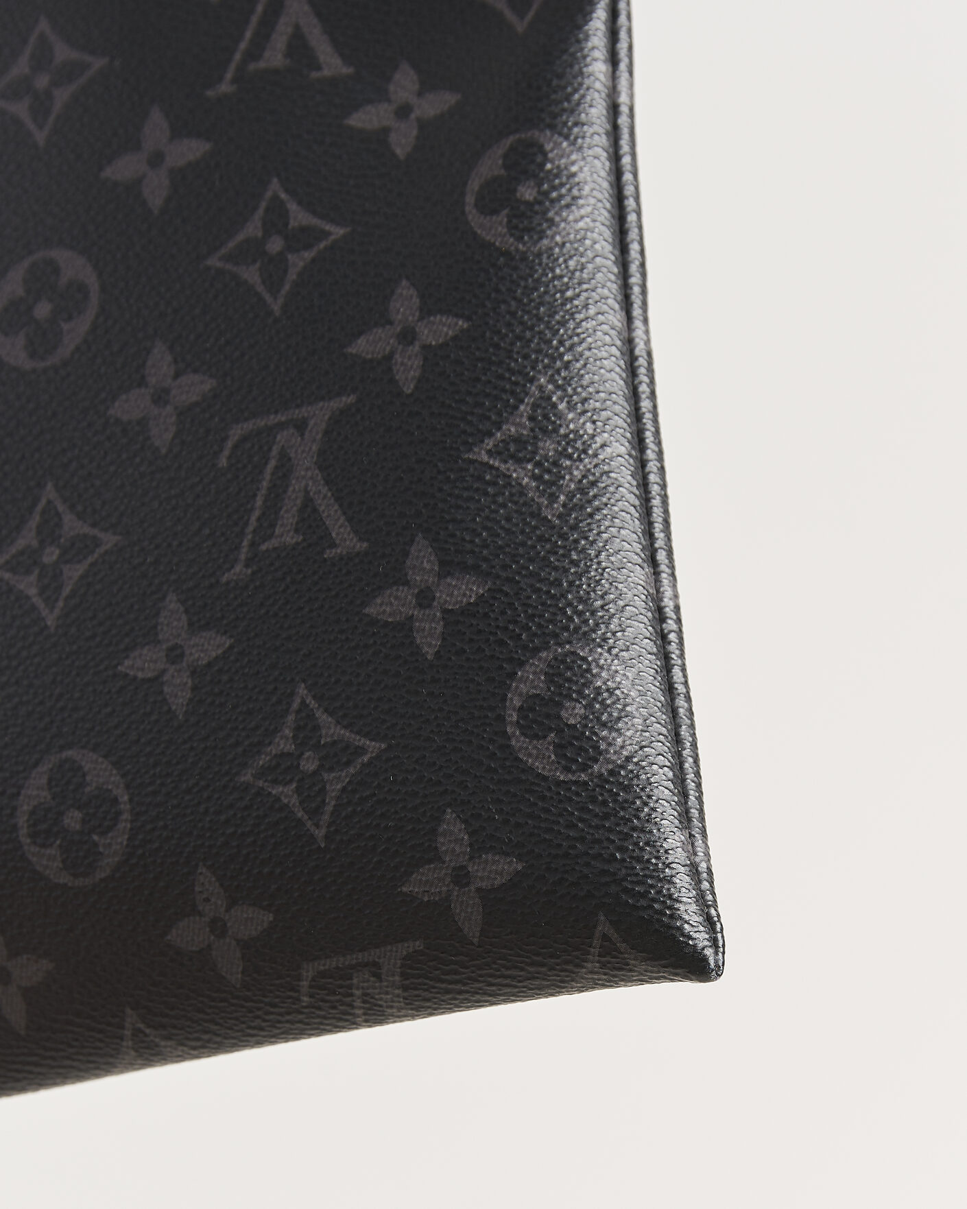 Heren | Pre-Owned & Vintage Bags | Louis Vuitton Pre-Owned | Discovery Pochette Monogram Eclipse
