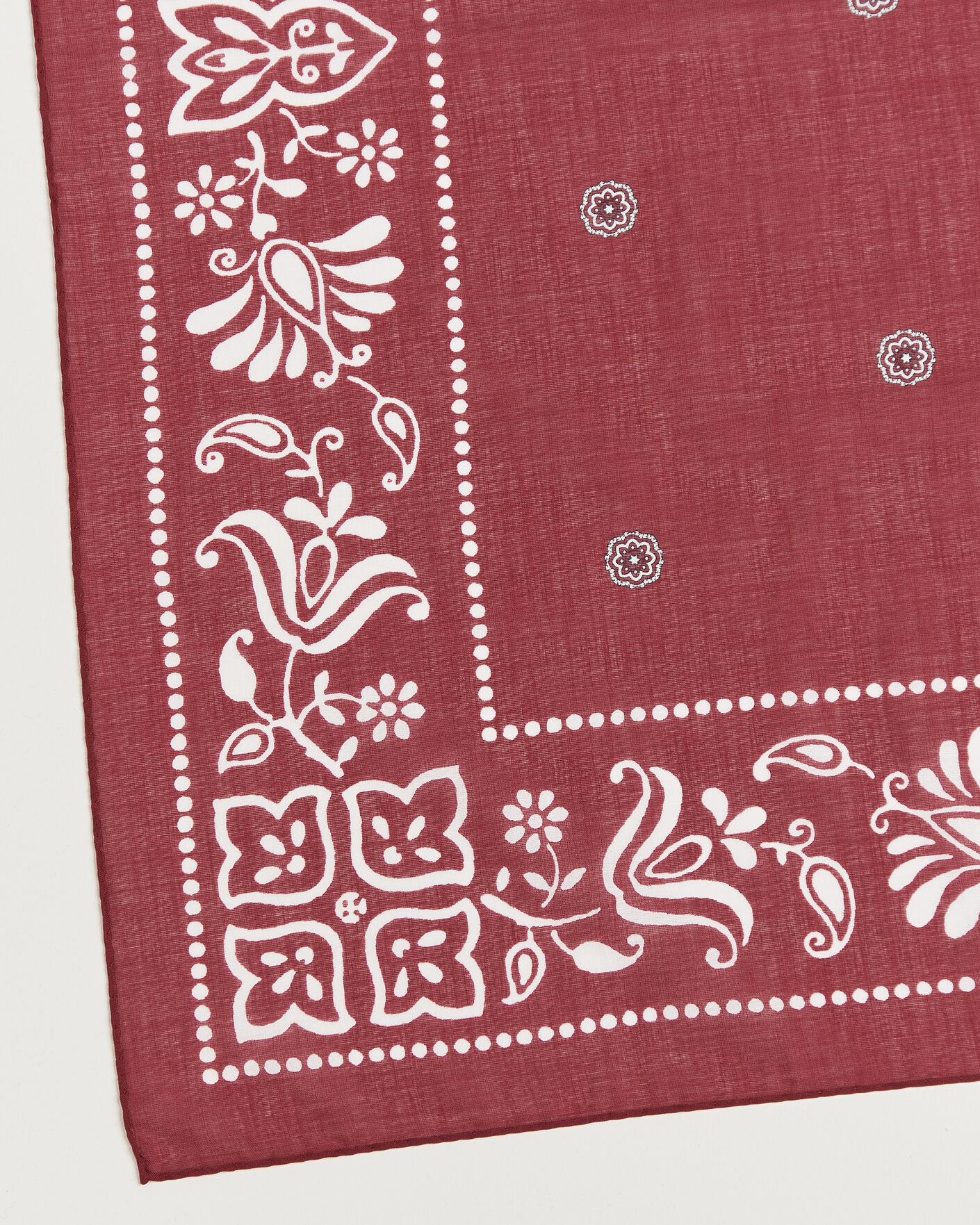 Heren | Sjaals | Amanda Christensen | Cotton Voile Printed Flower Bandana Wine