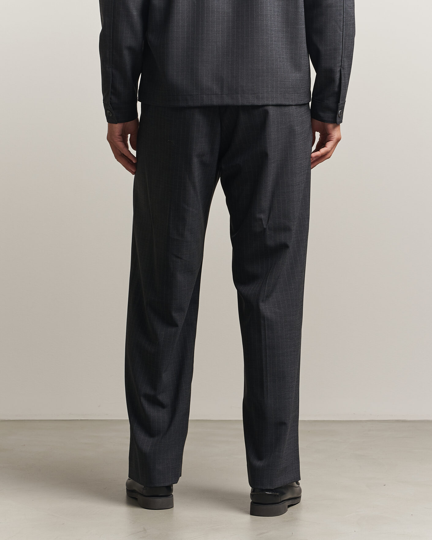 Homme | Pantalons | NN07 | Kay Wool Pinstriped Trousers Dark Grey