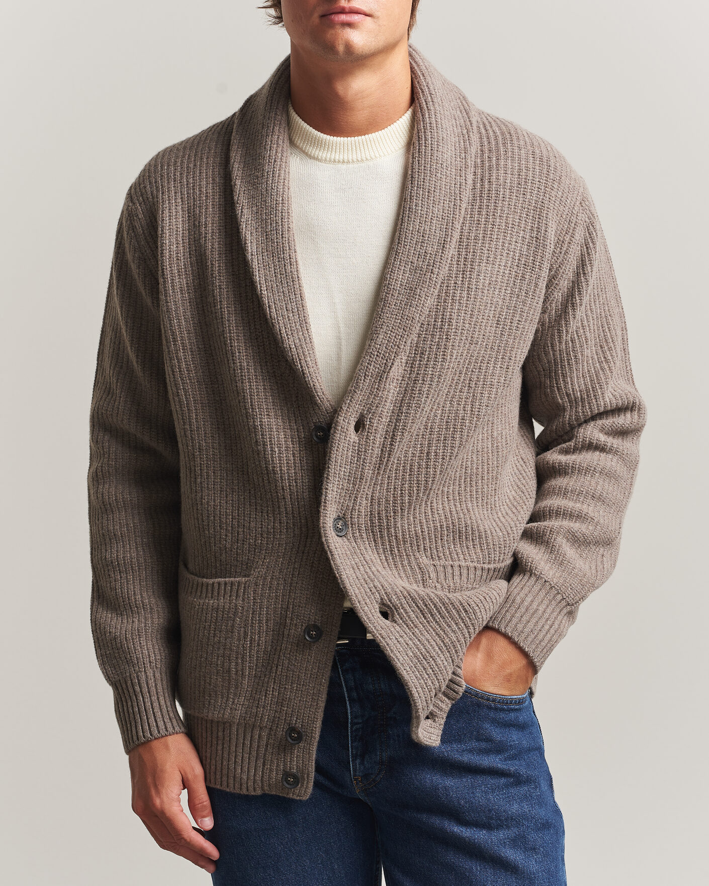 Heren | Truien | Oscar Jacobson | Roland Wool Cardigan Beige