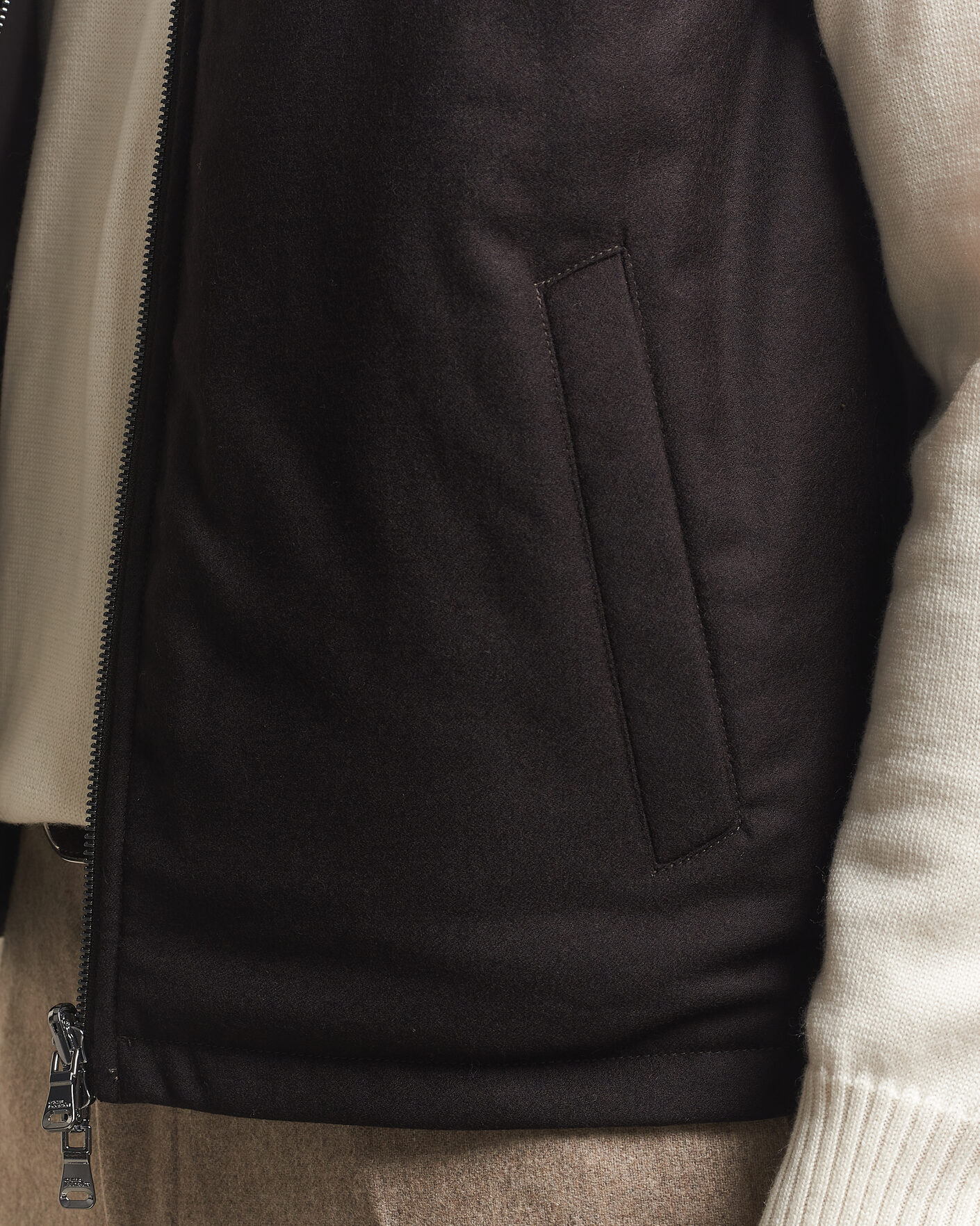 Heren | Gilets | Oscar Jacobson | Nylon/Wool Reversible Vest Brown