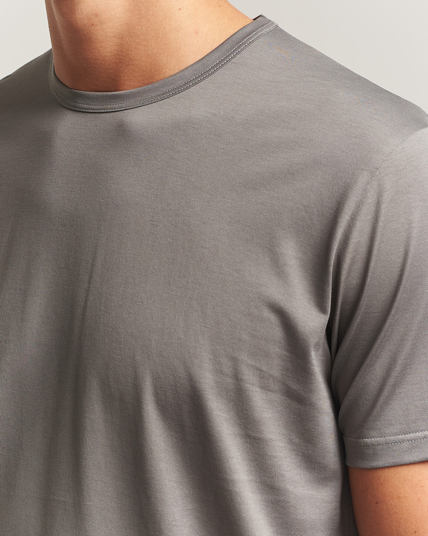 Homme | T-shirts | Sunspel | Crew Neck Q82 Cotton T-Shirt Smoke Grey