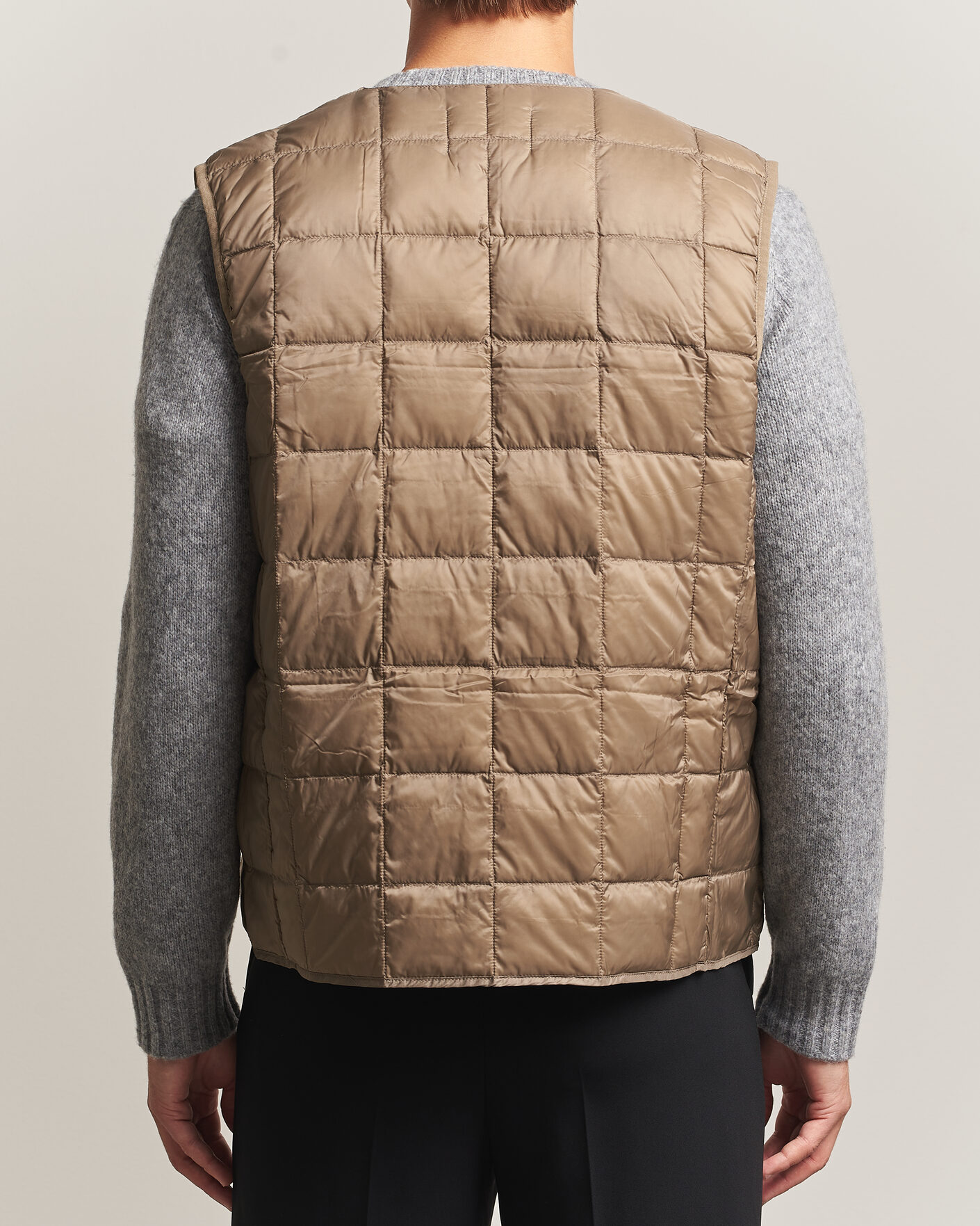 Homme | Gilets | TAION | V-Neck Lightweight Down Vest Khaki