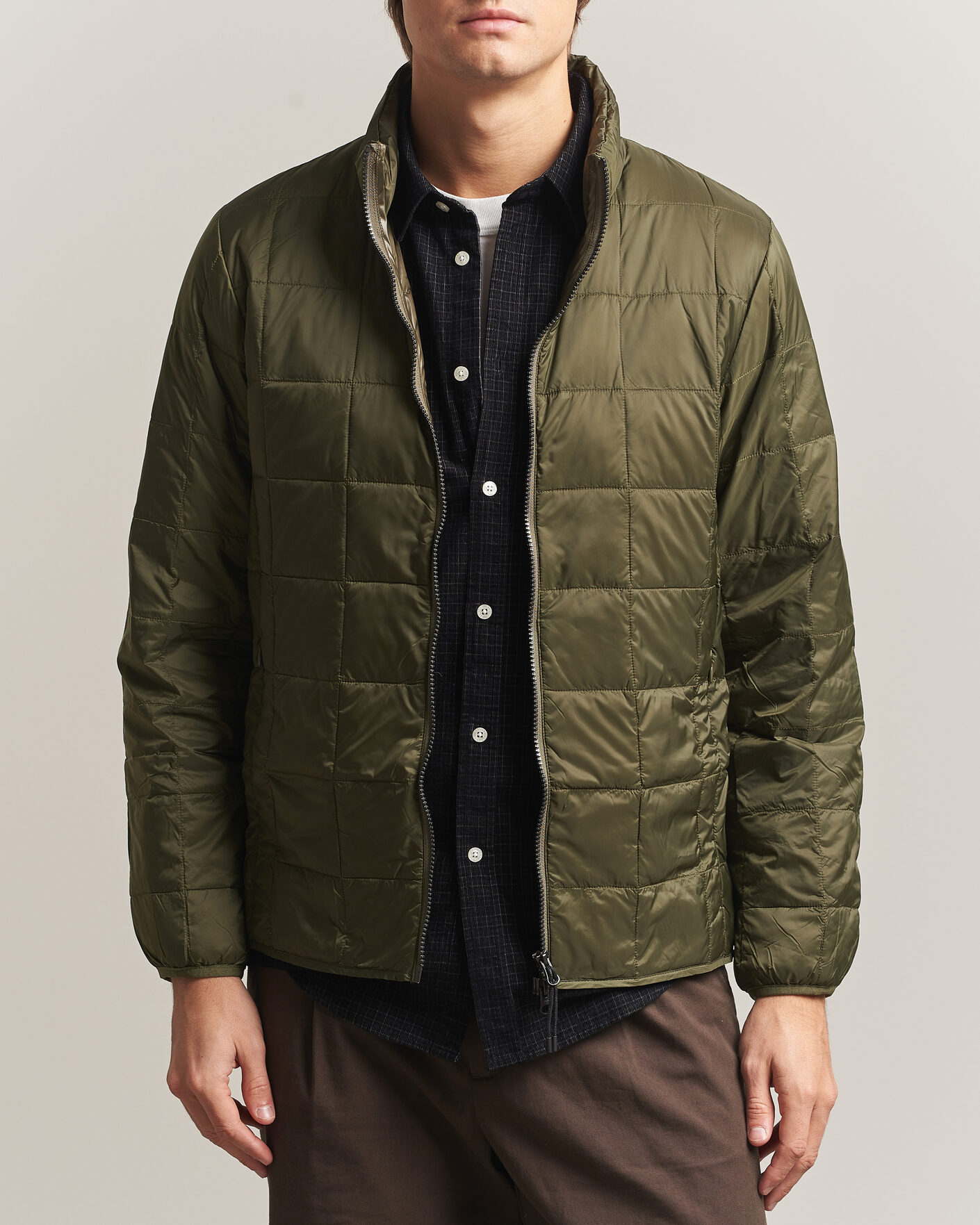 Heren | Jassen | TAION | High Neck Full Zip Lightweight Down Jacket Dark Olive