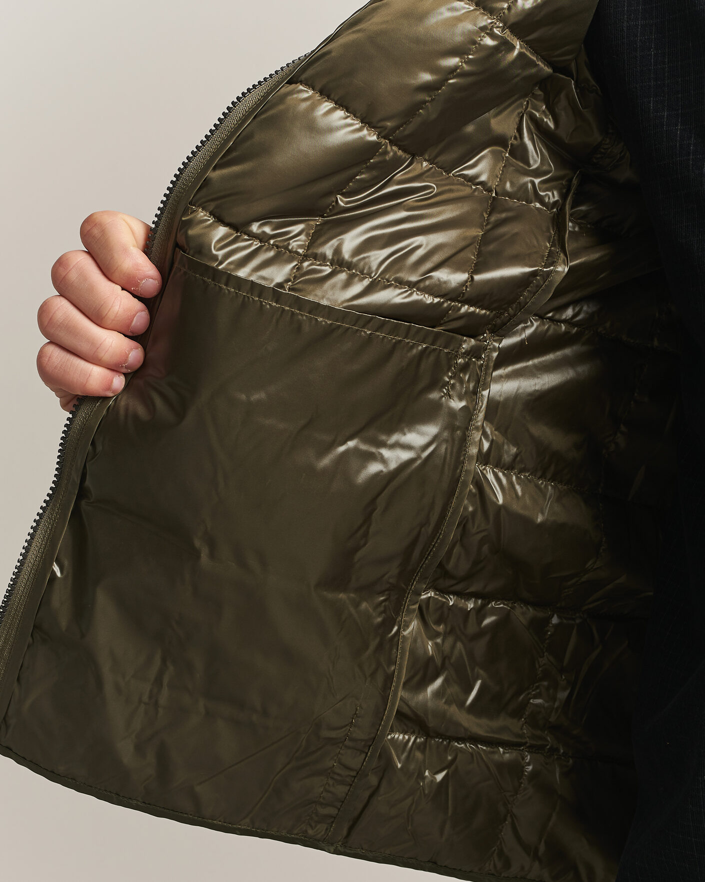 Heren | Jassen | TAION | High Neck Full Zip Lightweight Down Jacket Dark Olive