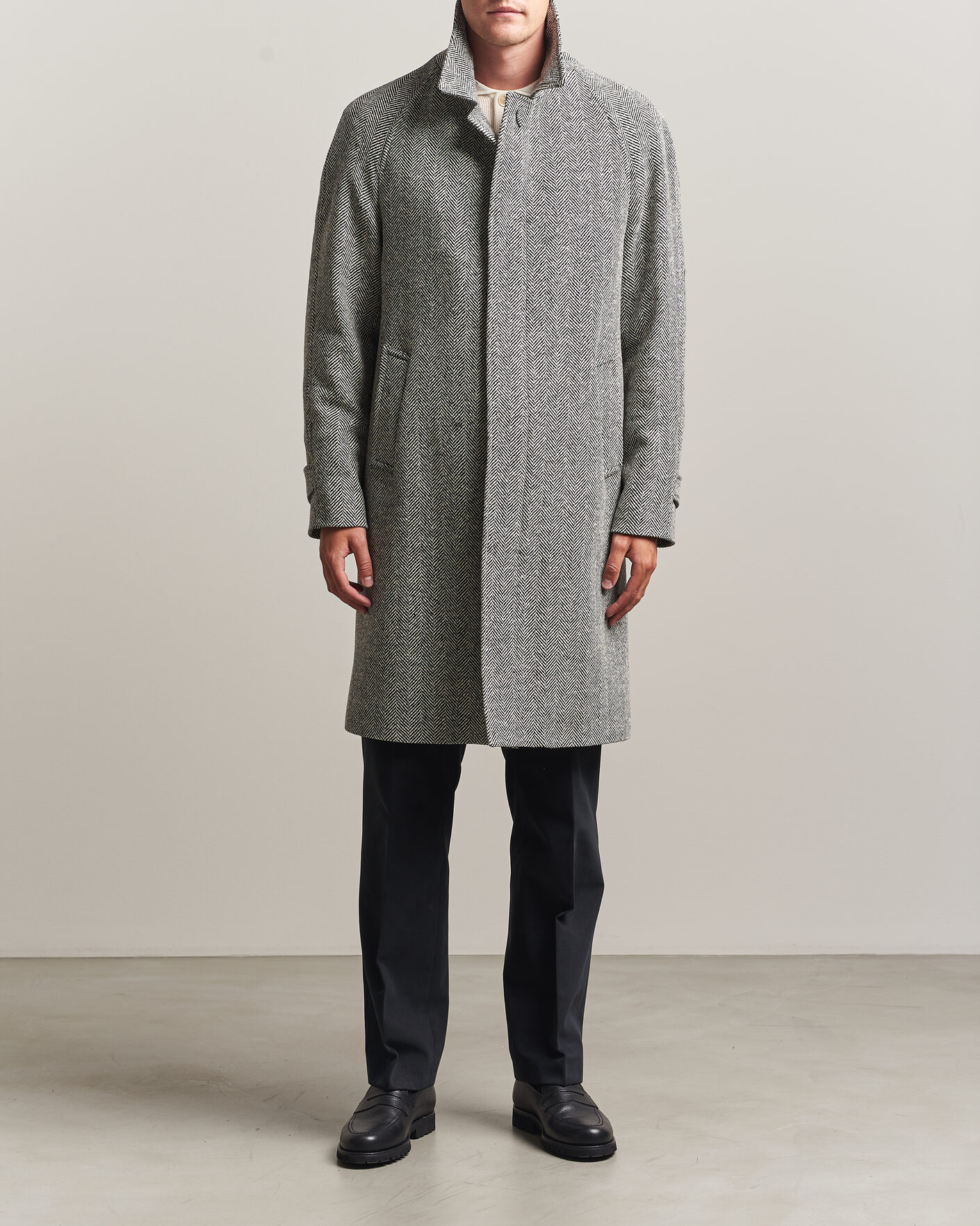 Homme | Manteaux Et Vestes | Lardini | Wool Herringbone Raglan Coat Dark Grey