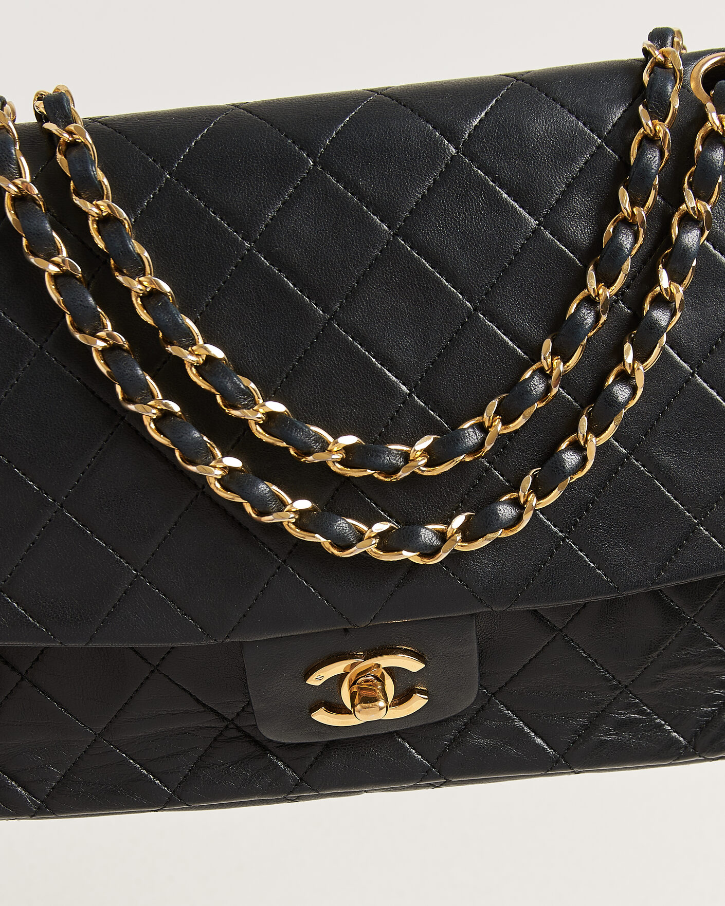 Homme | Pre-Owned & Vintage Bags | Chanel Pre-Owned | Vintage Classic Flap Bag Lambskin Black