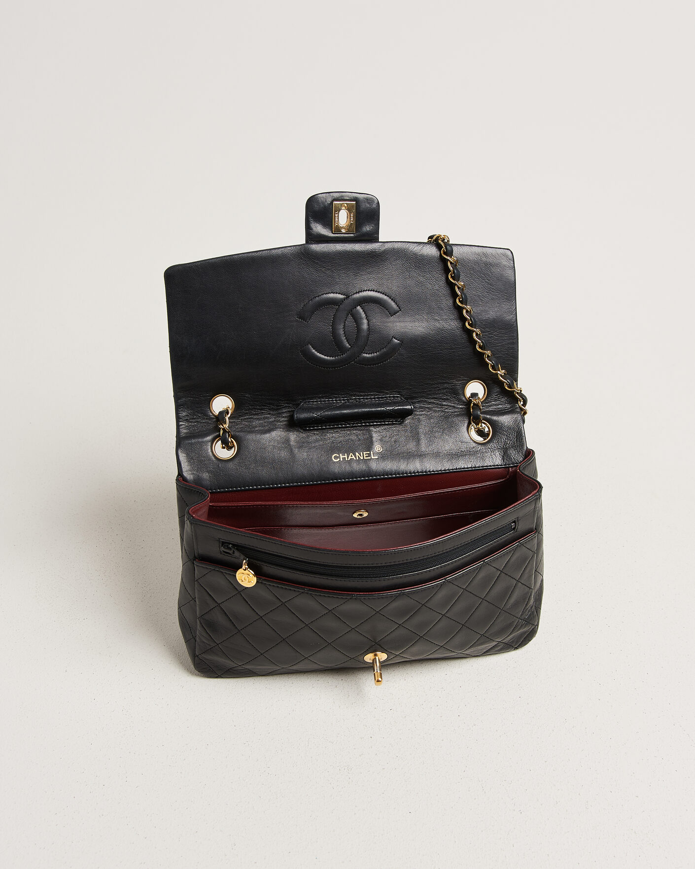Homme | Pre-Owned & Vintage Bags | Chanel Pre-Owned | Vintage Classic Flap Bag Lambskin Black