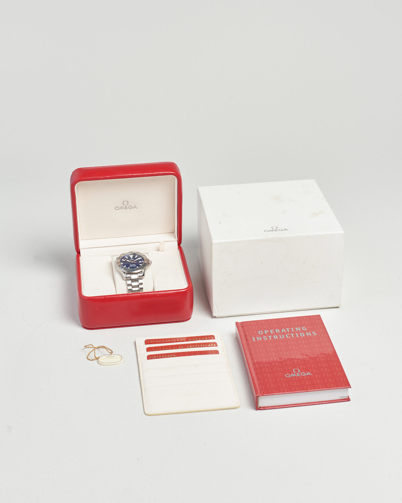Heren | Pre-Owned & Vintage Watches | Omega Pre-Owned | Seamaster 300M Electric Blue