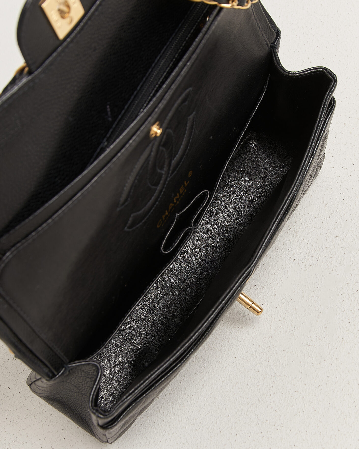 Heren | Pre-Owned & Vintage Bags | Chanel Pre-Owned | Classic Medium Double Flap Bag Caviar Black