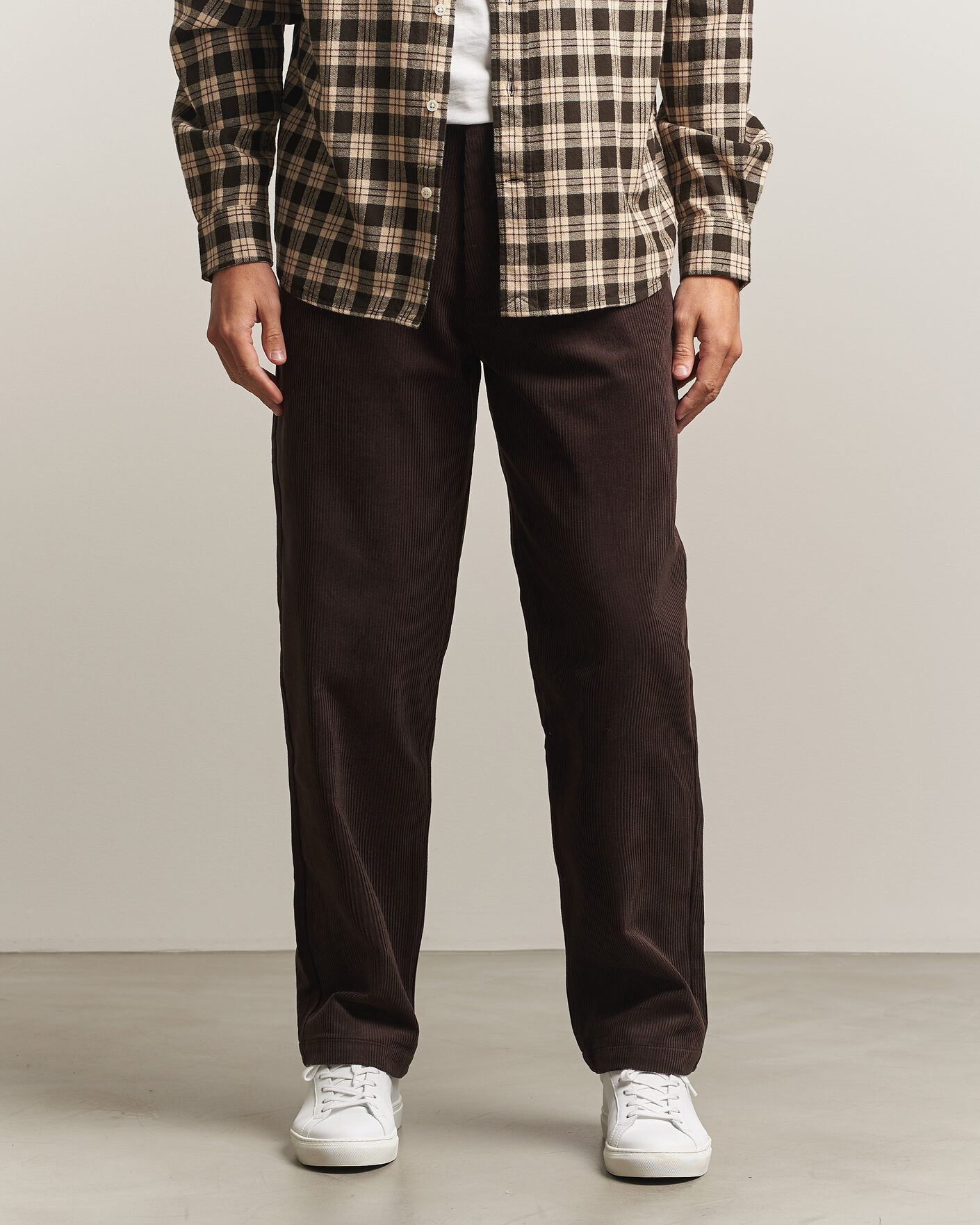 Homme | Pantalons | A Day's March | Redwood Corduroy Trousers Dark Brown