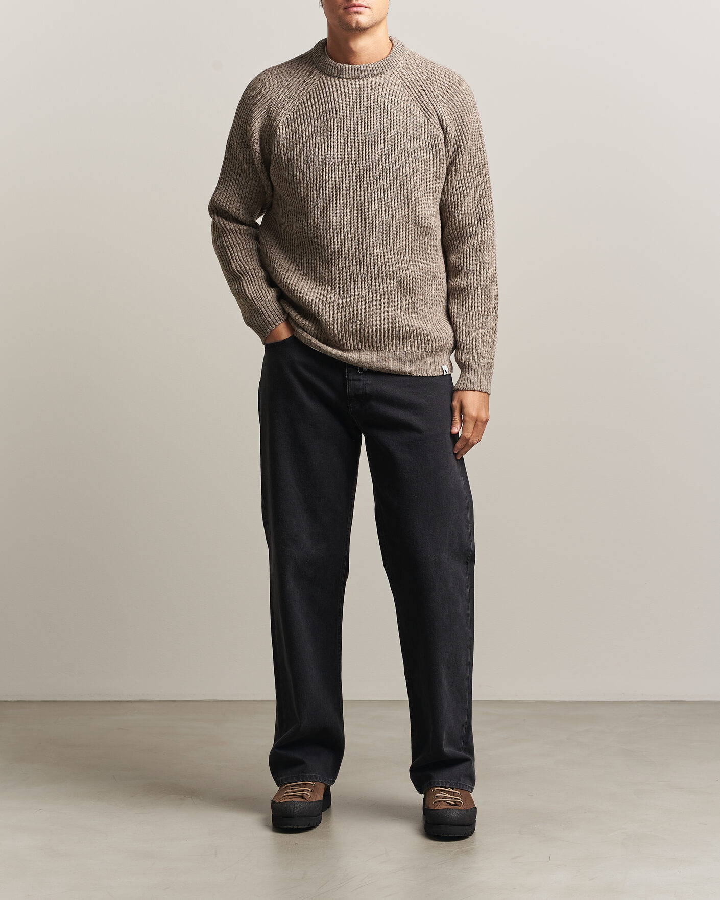 Heren | Truien | Peregrine | Ford Knitted Wool Jumper Light Brown