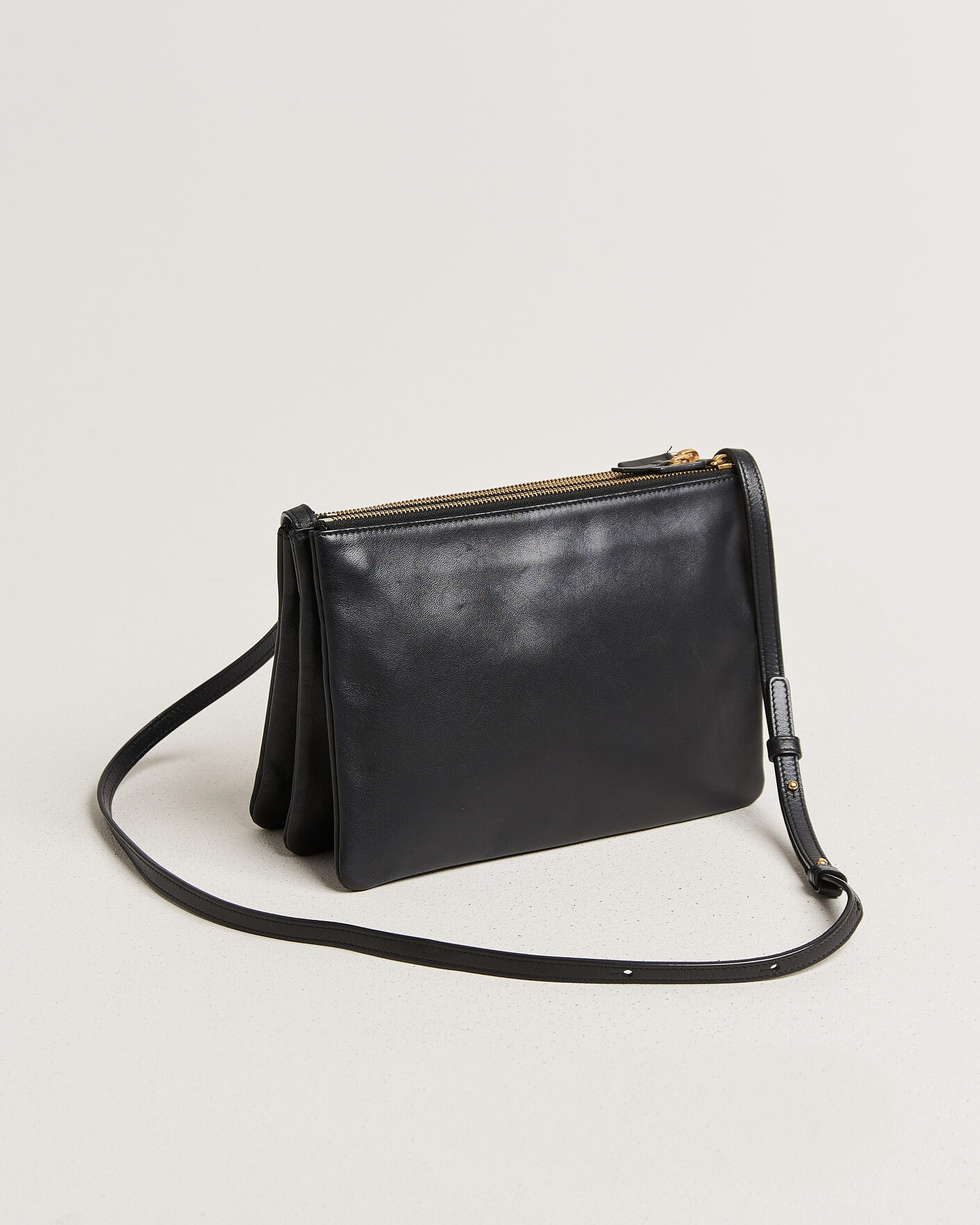 Homme | Pre-Owned & Vintage Bags | Celine Pre-Owned | Trio Bag Medium Leather Black