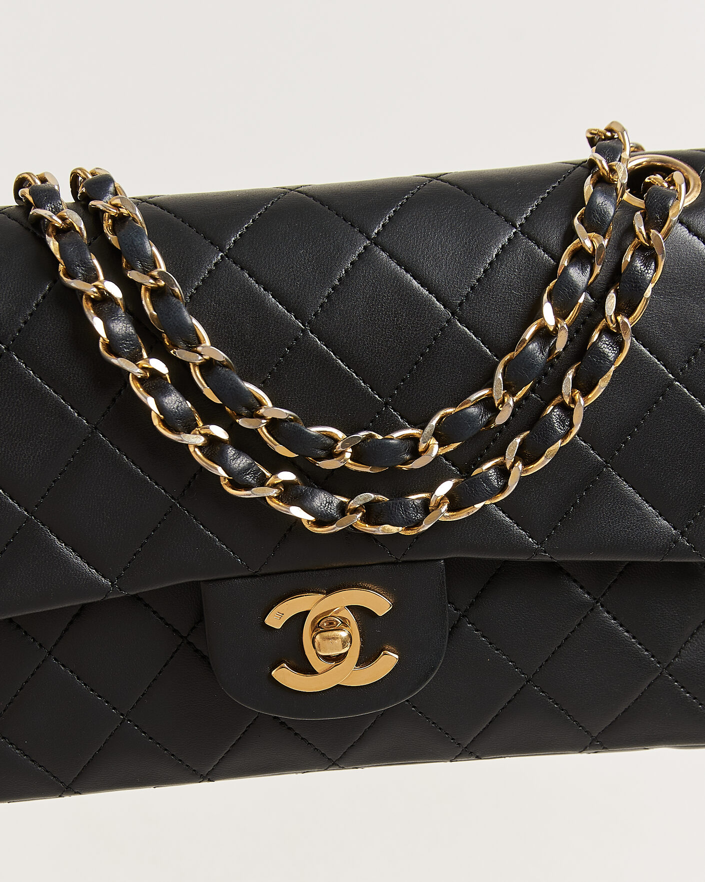 Homme | Pre-Owned & Vintage Bags | Chanel Pre-Owned | Classic Small Double Flap Bag Lambskin Black