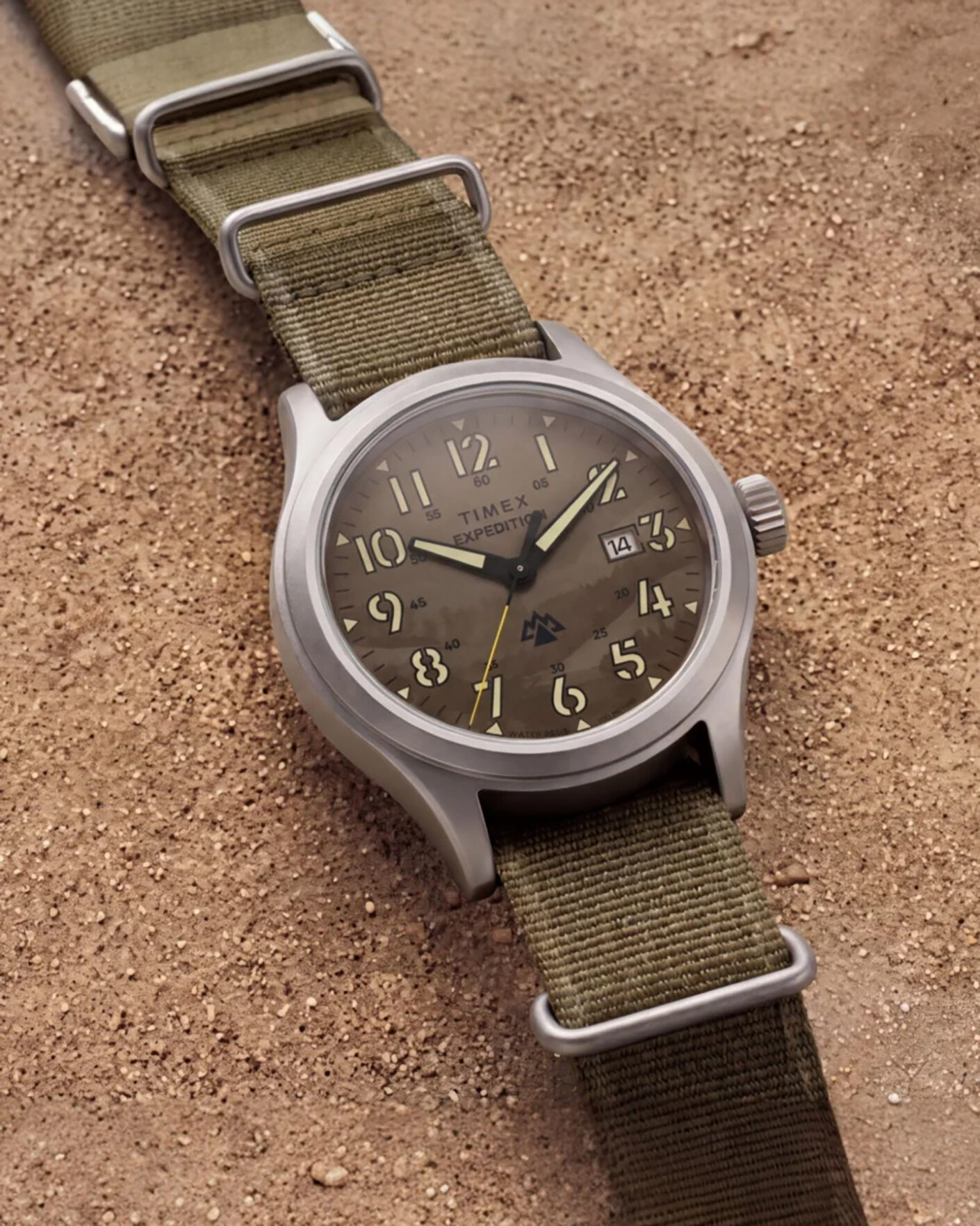 Heren | Timex Expedition Sierra Fabric Strap 40mm Khaki Camo Dial | Timex | Expedition Sierra Fabric Strap 40mm Khaki Camo Dial
