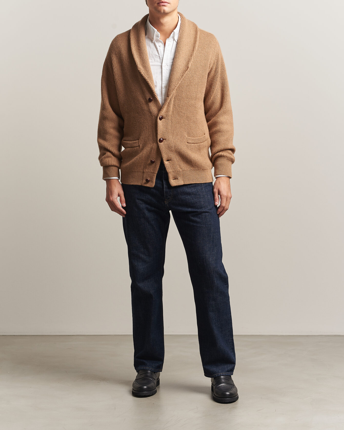 Heren | Truien | William Lockie | Windsor Camelhair Shawl Cardigan Natural Brown