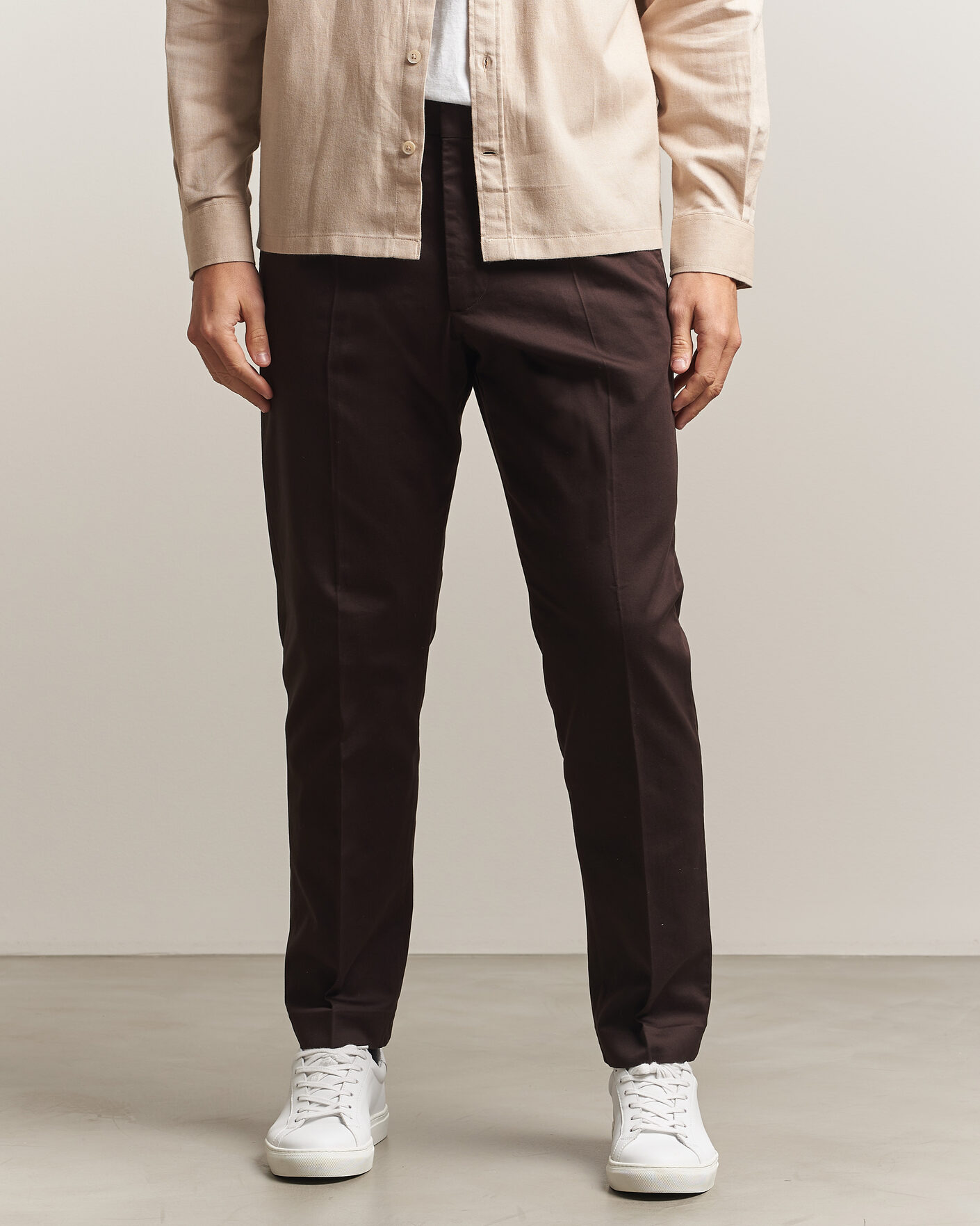 Homme | Pantalons | NN07 | Bill Pleated Cotton Chinos Deep Truffle