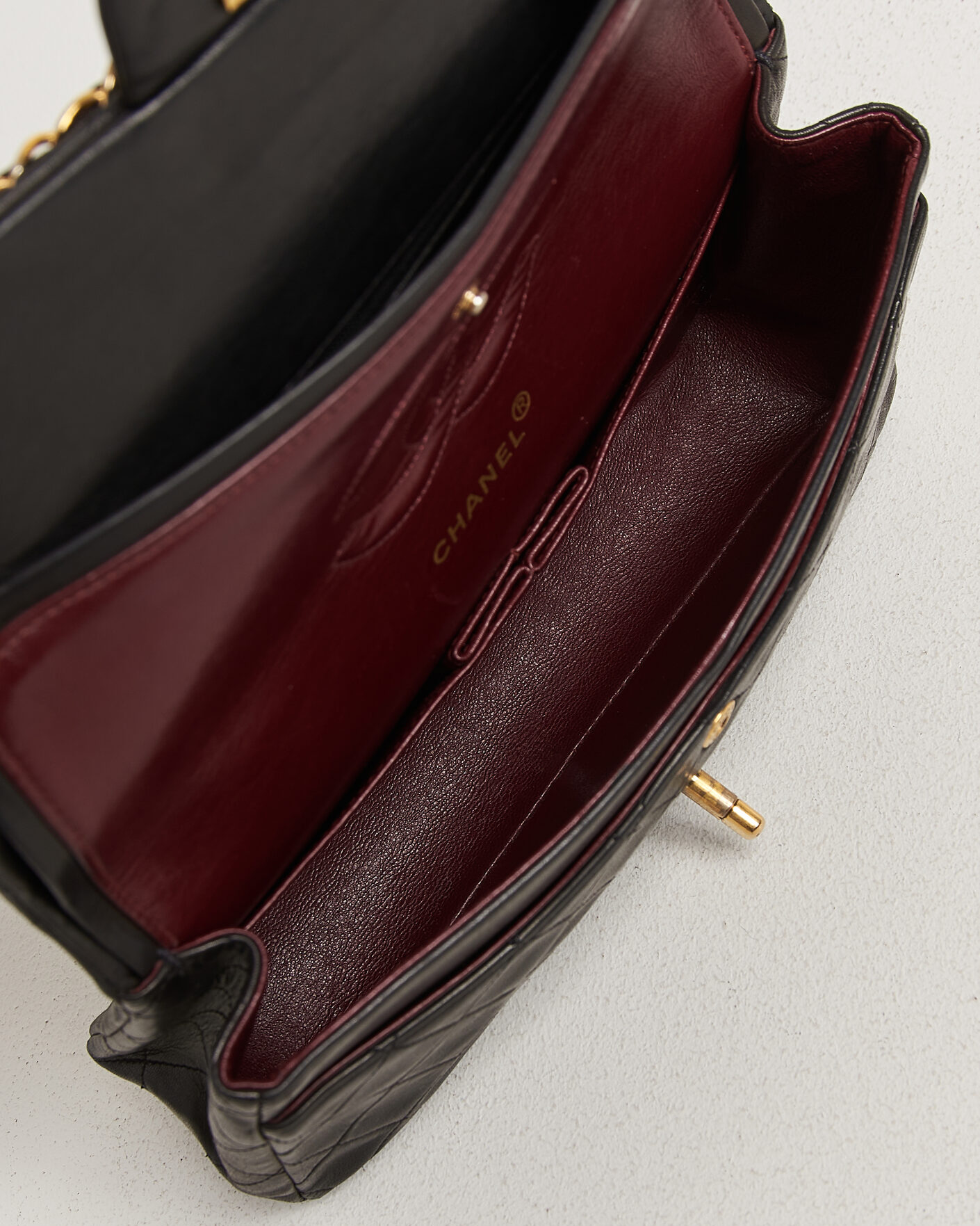 Heren | Pre-Owned & Vintage Bags | Louis Vuitton Pre-Owned | Chanel Pre-Owned Classic Medium Double Flap Bag Lambskin Black