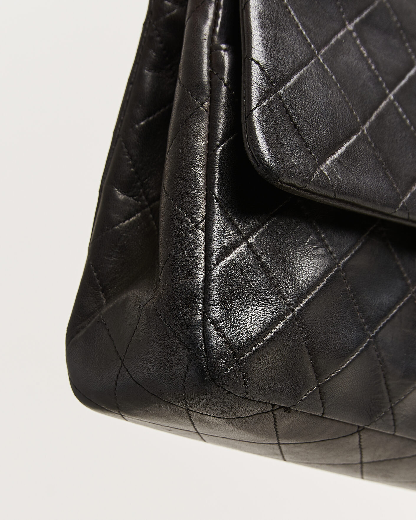 Heren | Pre-Owned & Vintage Bags | Louis Vuitton Pre-Owned | Chanel Pre-Owned Classic Medium Double Flap Bag Lambskin Black