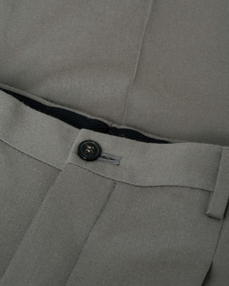 Homme | Pantalons | Pre-owned | Giorgio Armani Tapered Wool Flannel Trousers Light Grey