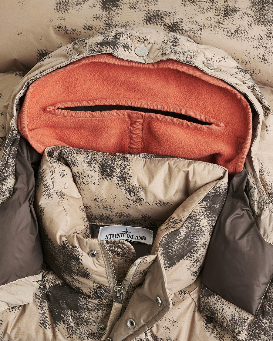 Heren | Pre-owned Jassen | Pre-owned | Stone Island Thermo Sensitive Camo Down Jacket Dove Grey L