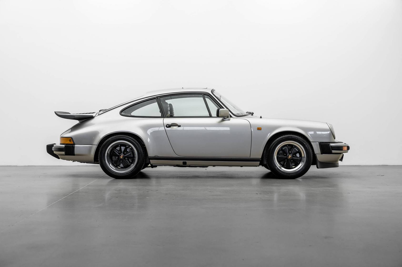 Homme | | Pre-Owned & Vintage Cars | Porsche 911 SC ***SOLD***